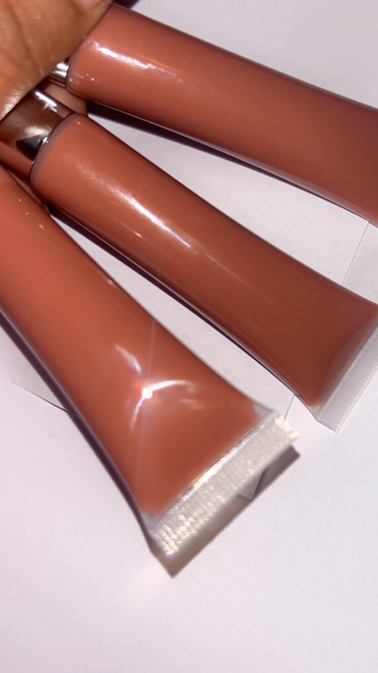 SQUEEZE TUBES